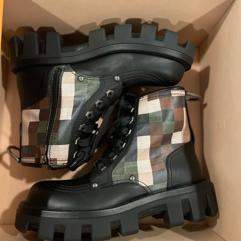 Louis Vuitton By Pharell Mens Combat Boots Size 8 in great condition - Picture 2 of 9
